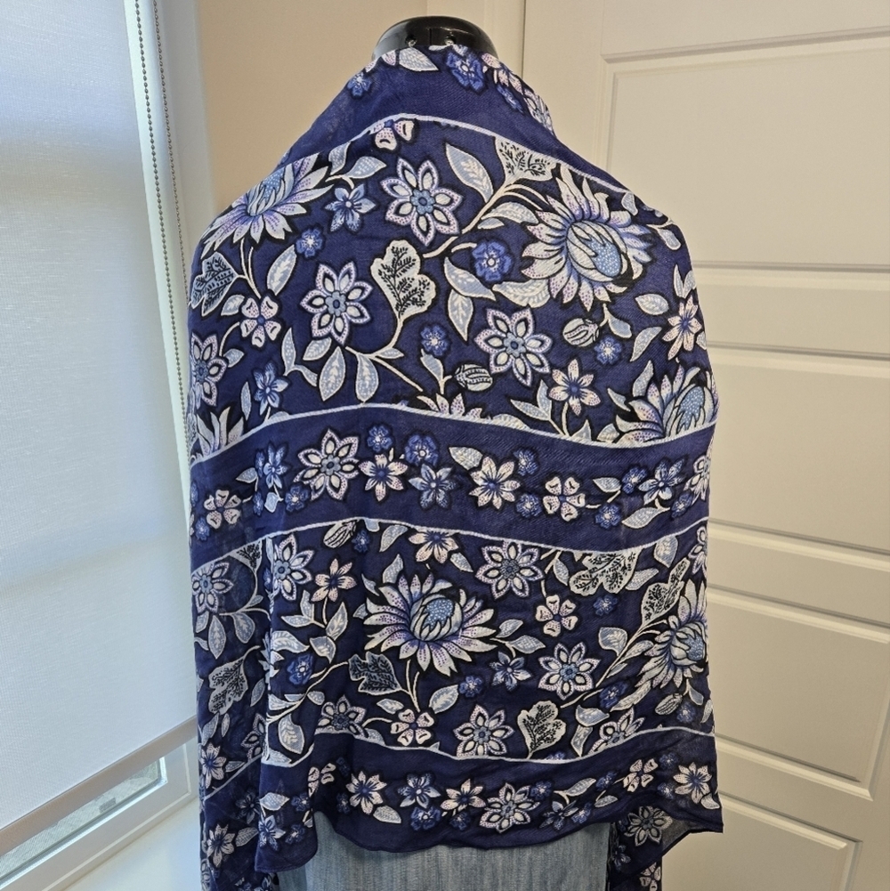 NWT VERA BRADLEY SOFT FRINGE SCARF NAVY BLUE TROPICS TAPESTRY WRAP SHAWL WOMEN - Picture 4 of 10